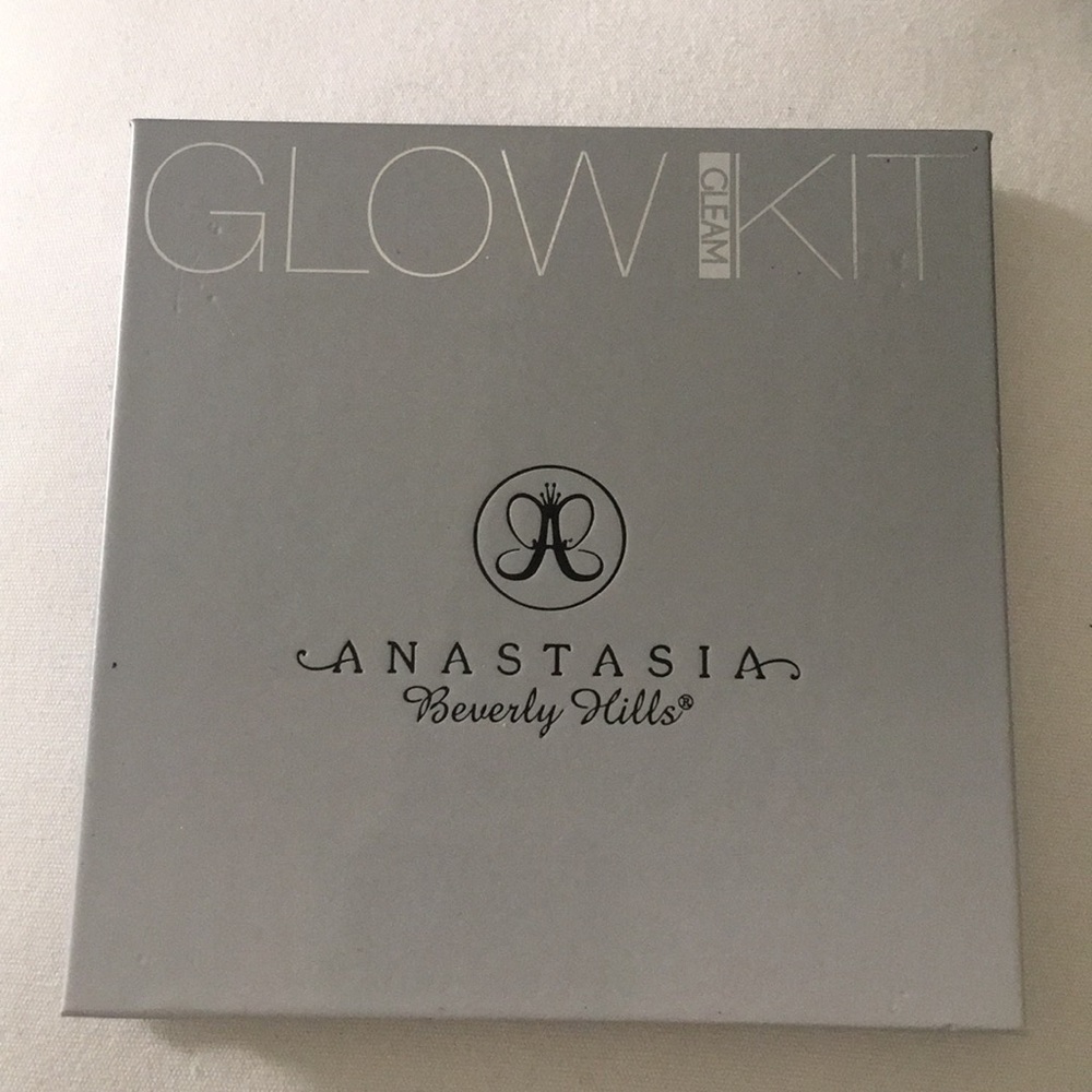 Anastasia glow kit in gleam